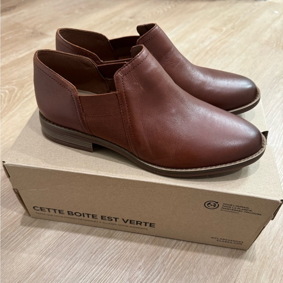 Clarks Camzin Step Bootie in Dark Tan Leather - New In Box - Picture 5 of 6